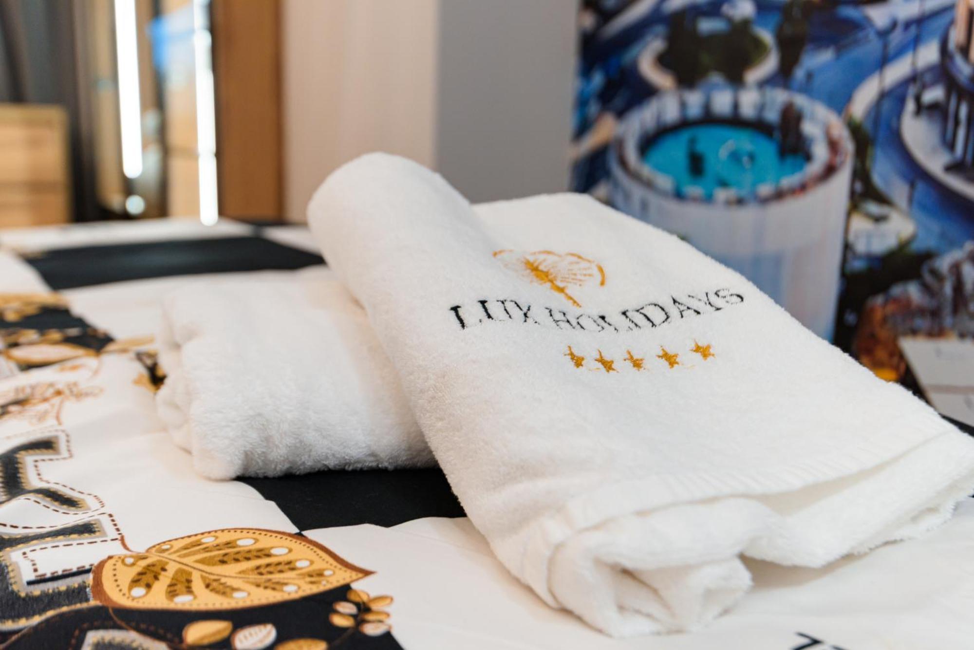 Lux Holidays Дуррес Экстерьер фото